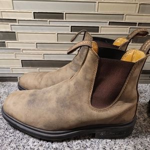 Women’s Chisel Toe Blundstone- Rustic Brown Sz 5.5